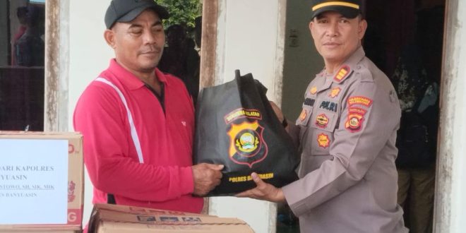 Polres Banyuasin beri sembako ke korban bencana puting beliung