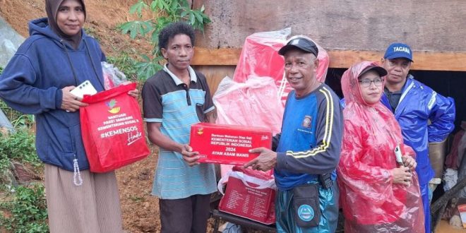 Kemensos salurkan bantuan untuk korban longsor di Ambon