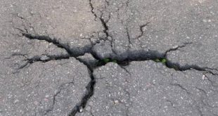 Zona Rawan Bencana, Puluhan Rumah Warga Purwakarta Ambruk Akibat Pergerakan Tanah